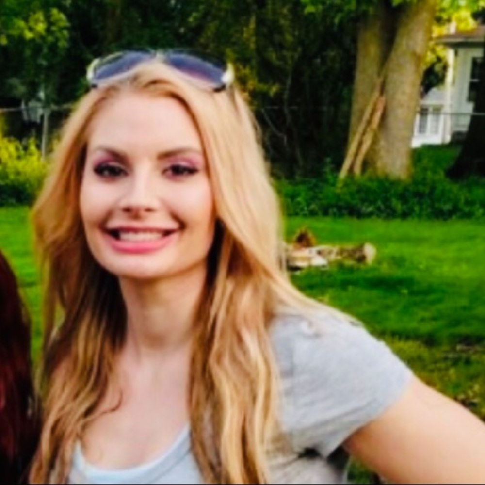 Meet your Posher, Briana